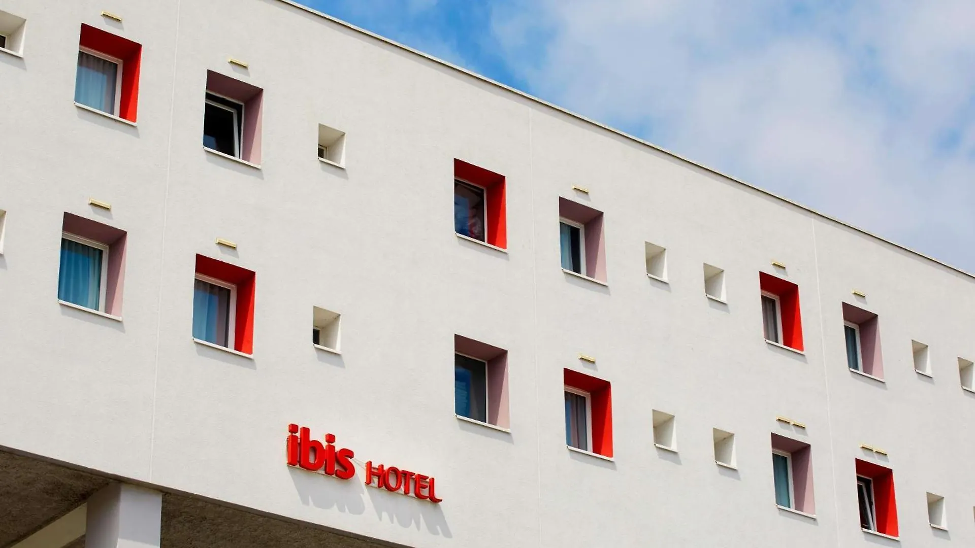 Ibis Lorient Centre Gare Hotel